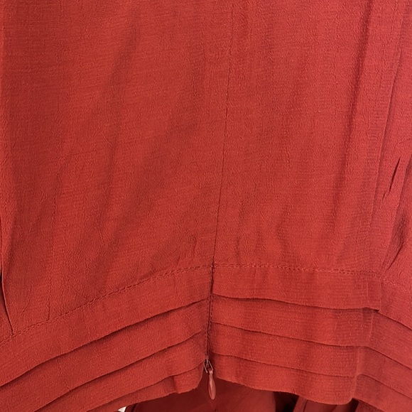 Express Red Top - Picture 6 of 6